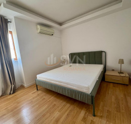 Casa, 5 rooms, 210 mp Bucuresti/P-ta Presei Libere