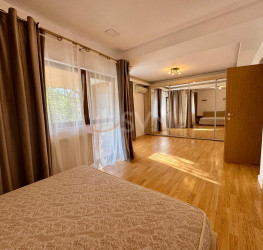 Casa, 5 rooms, 210 mp Bucuresti/P-ta Presei Libere