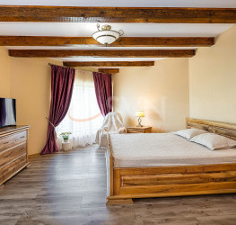 Casa, 5 rooms, 220 mp Brasov/Bunloc