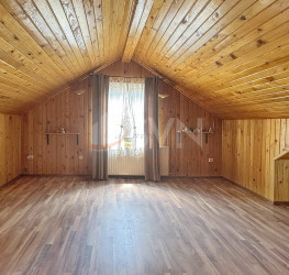 Casa, 5 rooms, 220 mp Brasov/Centru