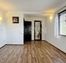 Casa, 5 rooms, 220 mp Brasov/Centru