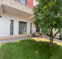 Casa, 5 rooms, 220 mp Bucuresti/Damaroaia