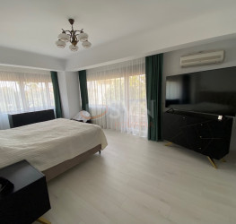 Casa, 5 rooms, 220 mp Bucuresti/Damaroaia