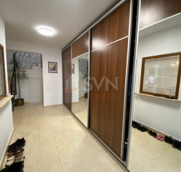 Casa, 5 rooms, 220 mp Bucuresti/Damaroaia