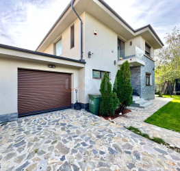 Casa, 5 rooms, 220 mp Ilfov/Otopeni