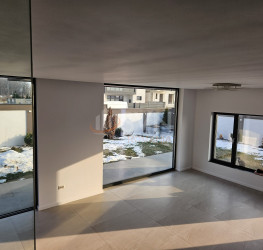 Casa, 5 rooms, 220 mp Ilfov/Voluntari