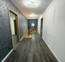 Casa, 5 rooms, 220 mp Ilfov/Voluntari
