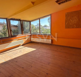 Casa, 5 rooms, 220 mp Bucuresti/Chitila