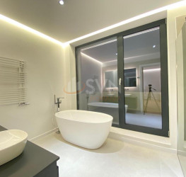 Casa, 5 rooms, 221 mp Bucuresti/Pipera