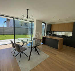 Casa, 5 rooms, 221 mp Bucuresti/Pipera