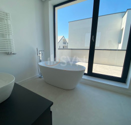 Casa, 5 rooms, 221 mp Bucuresti/Pipera