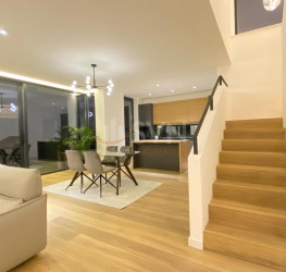 Casa, 5 rooms, 221 mp Bucuresti/Pipera