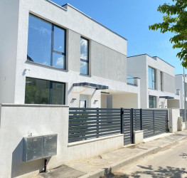 Casa, 5 rooms, 221 mp Bucuresti/Pipera