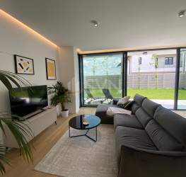 Casa, 5 rooms, 221 mp Bucuresti/Pipera