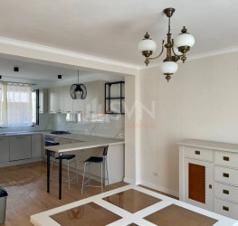 Casa, 5 rooms, 222 mp Bucuresti/Pipera