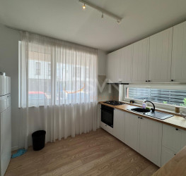 Casa, 5 rooms, 225 mp Bucuresti/Pipera
