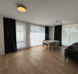 Casa, 5 rooms, 225 mp Bucuresti/Pipera