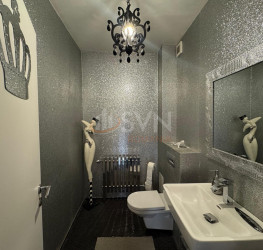 Casa, 5 rooms, 234 mp Bucuresti/Bucurestii Noi