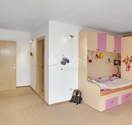 Casa, 5 rooms, 240 mp Brasov/Centru