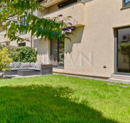 Casa, 5 rooms, 241 mp Bucuresti/Pipera