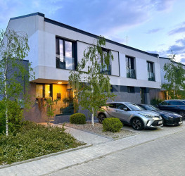 Casa, 5 rooms, 245 mp Ilfov/Voluntari