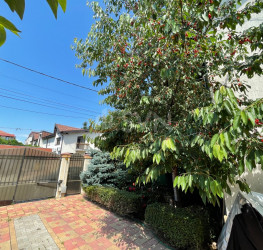 Casa, 5 rooms, 250 mp Bucuresti/Damaroaia