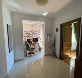 Casa, 5 rooms, 250 mp Bucuresti/Damaroaia
