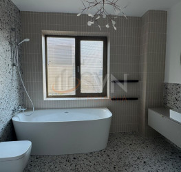 Casa, 5 rooms, 257 mp Bucuresti/Baneasa