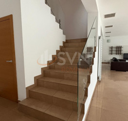 Casa, 5 rooms, 260 mp Bucuresti/Pipera