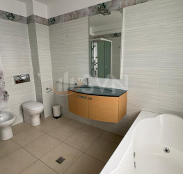 Casa, 5 rooms, 260 mp Bucuresti/Pipera