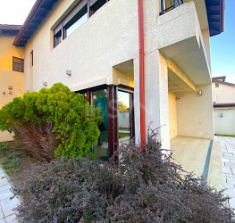 Casa, 5 rooms, 260 mp Ilfov/Otopeni