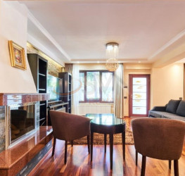 Casa, 5 rooms, 270 mp Bucuresti/Domenii