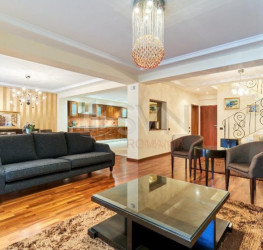 Casa, 5 rooms, 270 mp Bucuresti/Domenii