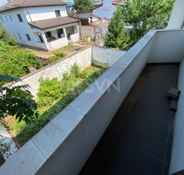 Casa, 5 rooms, 276 mp Bucuresti/Crangasi