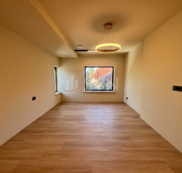 Casa, 5 rooms, 285 mp Bucuresti/Baneasa