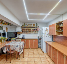 Casa, 5 rooms, 290 mp Bucuresti/1 Mai