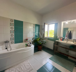 Casa, 5 rooms, 298 mp Ilfov/Balotesti