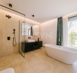 Casa, 5 rooms, 300 mp Ilfov/Balotesti