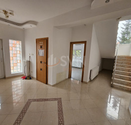 Casa, 5 rooms, 303 mp Bucuresti/Pipera