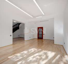 Casa, 5 rooms, 312.66 mp Bucuresti/Decebal