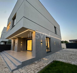 Casa, 5 rooms, 329 mp Bucuresti/Pipera