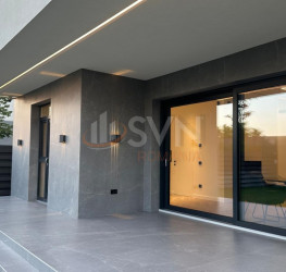 Casa, 5 rooms, 329 mp Bucuresti/Pipera