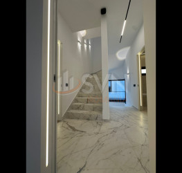 Casa, 5 rooms, 329 mp Bucuresti/Pipera