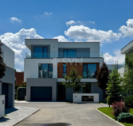 Casa, 5 rooms, 400 mp Bucuresti/Iancu Nicolae