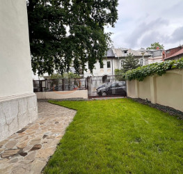 Casa, 5 rooms, 400 mp Bucuresti/Kiseleff
