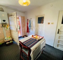 Casa, 5 rooms, 77 mp Bucuresti/Bucurestii Noi