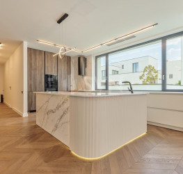 Casa, 5 rooms in Iancu Nicolae Residence Bucuresti/Iancu Nicolae