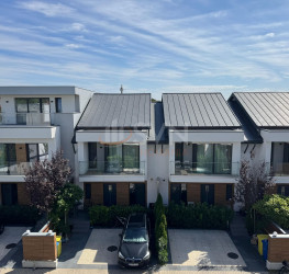 Casa, 5 rooms in LAKE 15 Ilfov/Mogosoaia