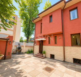 Casa, 6 camere, 189 mp Bucuresti/Cotroceni