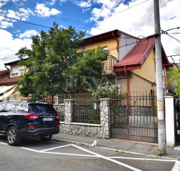 Casa, 6 camere, 200 mp Bucuresti/Berceni